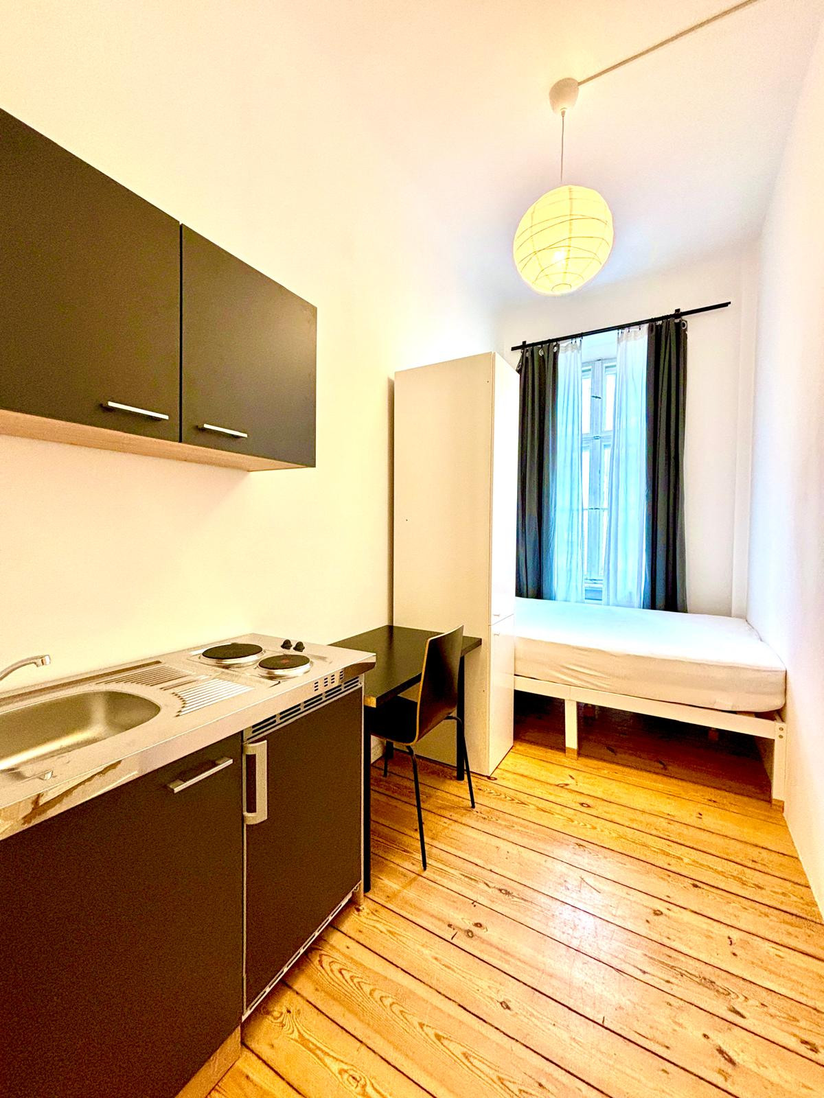 Rooms for Girls | Private & Shared Options — Photo 1